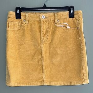 MIGNON JEANS junior medium mini skirt mustard corduroy not lined has pockets NWT